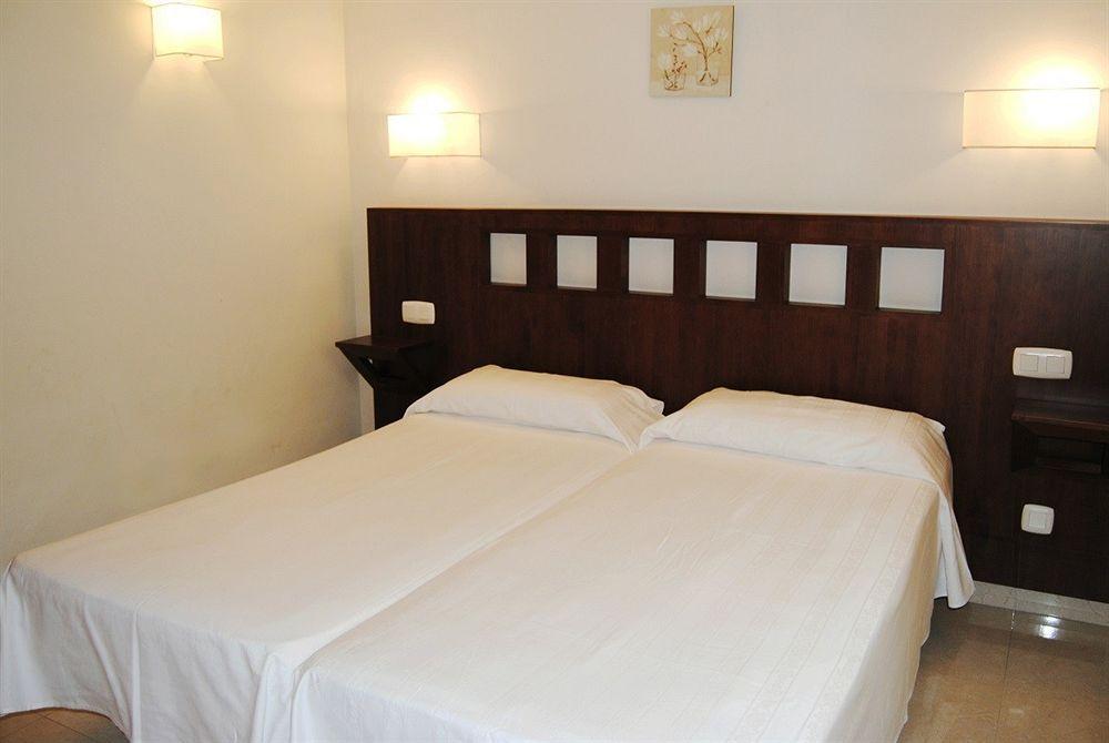 Apartamentos Turisticos Anoreta รินกอนเดลาวิกตอเรีย ภายนอก รูปภาพ