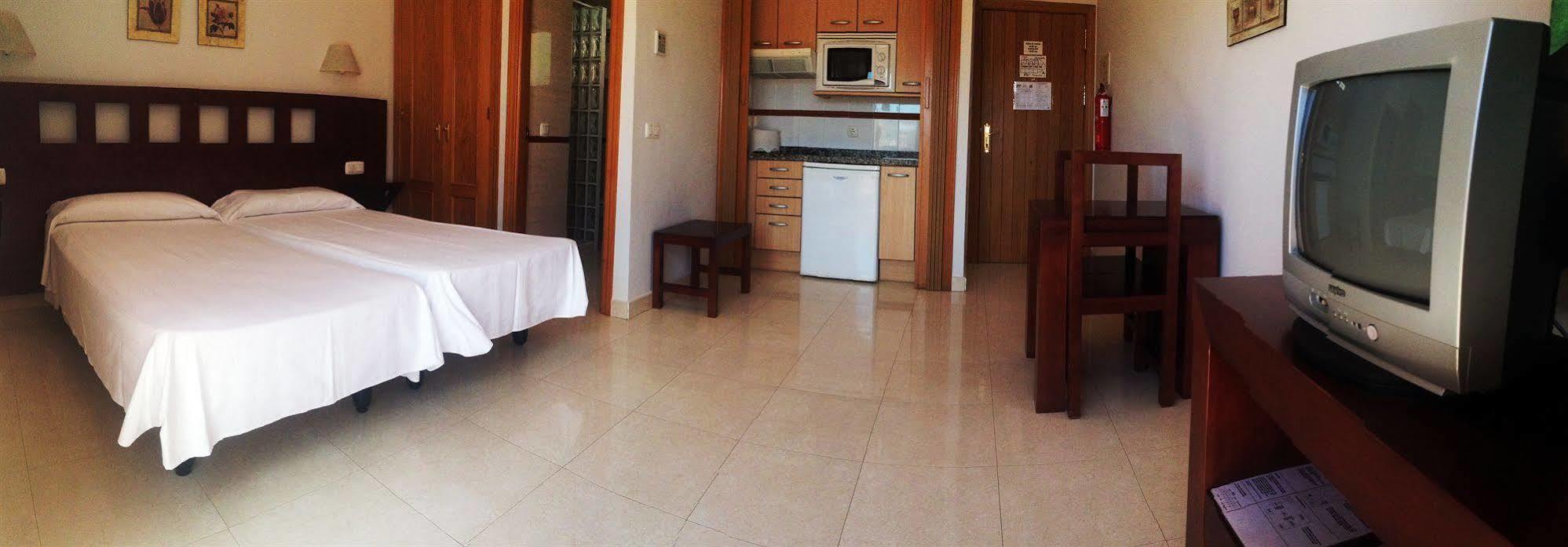 Apartamentos Turisticos Anoreta รินกอนเดลาวิกตอเรีย ภายนอก รูปภาพ
